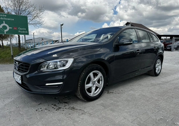 Volvo V60 cena 39999 przebieg: 235000, rok produkcji 2015 z Pajęczno małe 436